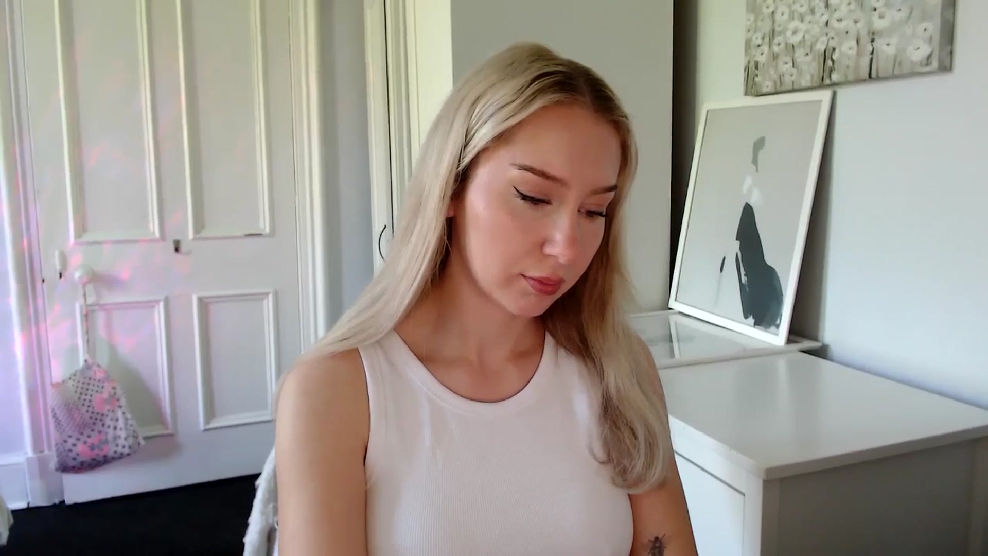 Gallery image thumbnail from British_Cutie's myfreecams stream on, 05/08/2025, 11:59 image 19 of 20