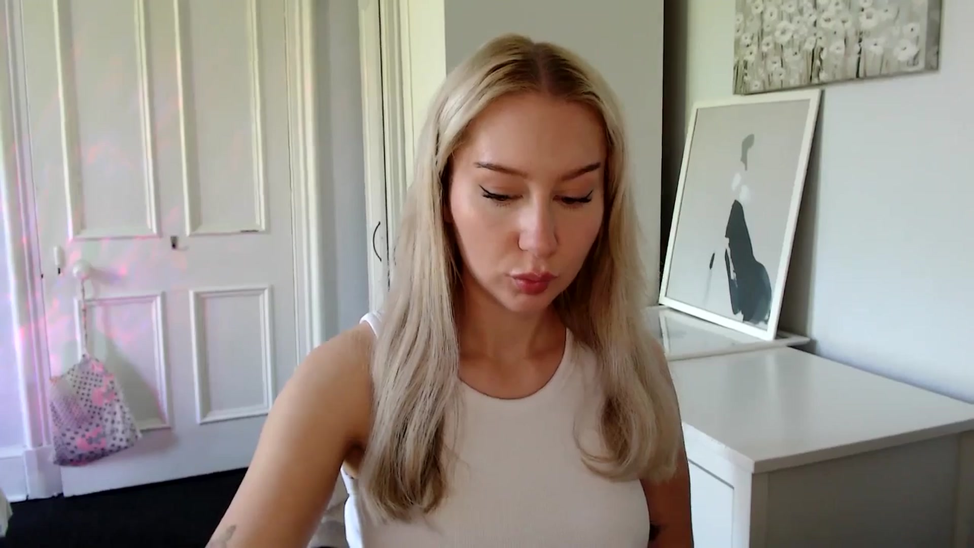 Gallery image thumbnail from British_Cutie's myfreecams stream on, 05/08/2025, 11:59 image 20 of 20