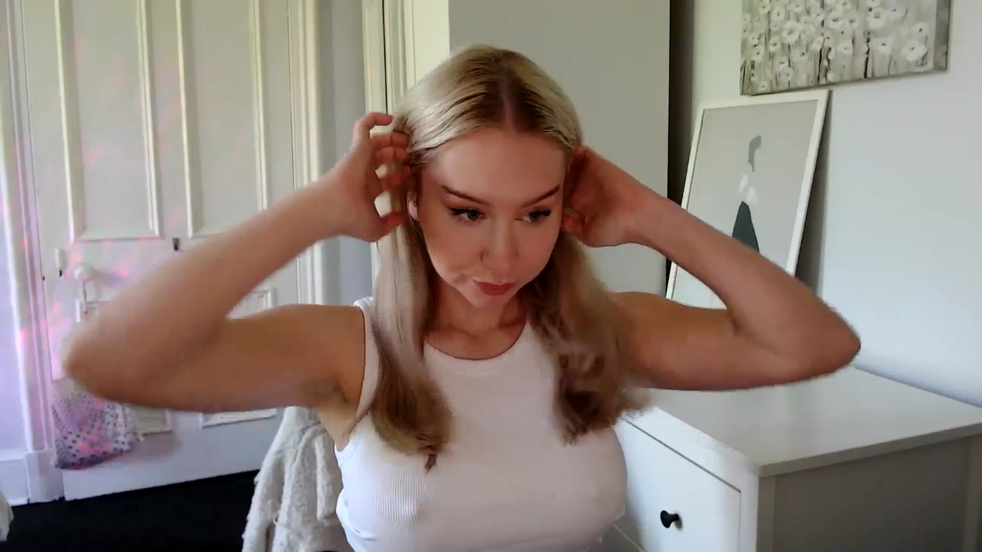 Gallery image thumbnail from British_Cutie's myfreecams stream on, 05/08/2025, 11:59 image 18 of 20