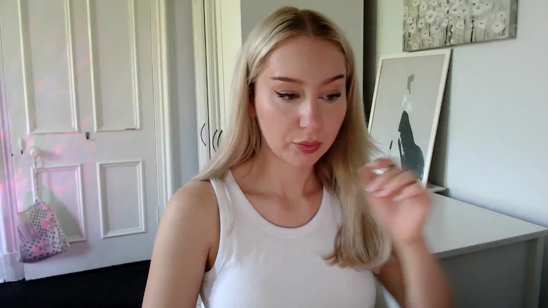 Gallery image thumbnail from British_Cutie's myfreecams stream on, 05/08/2025, 11:59 image 7 of 20