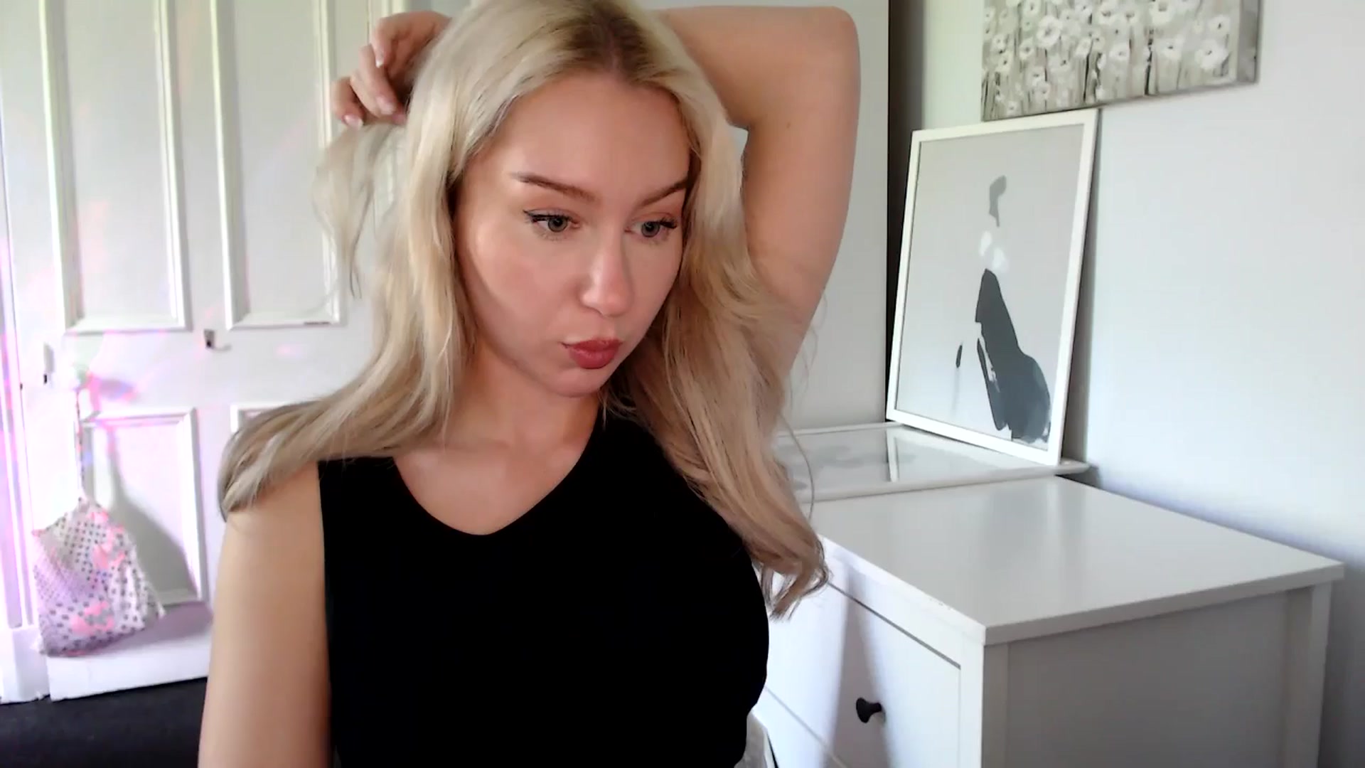 Gallery image thumbnail from British_Cutie's myfreecams stream on, 05/10/2025, 14:43 image 1 of 20