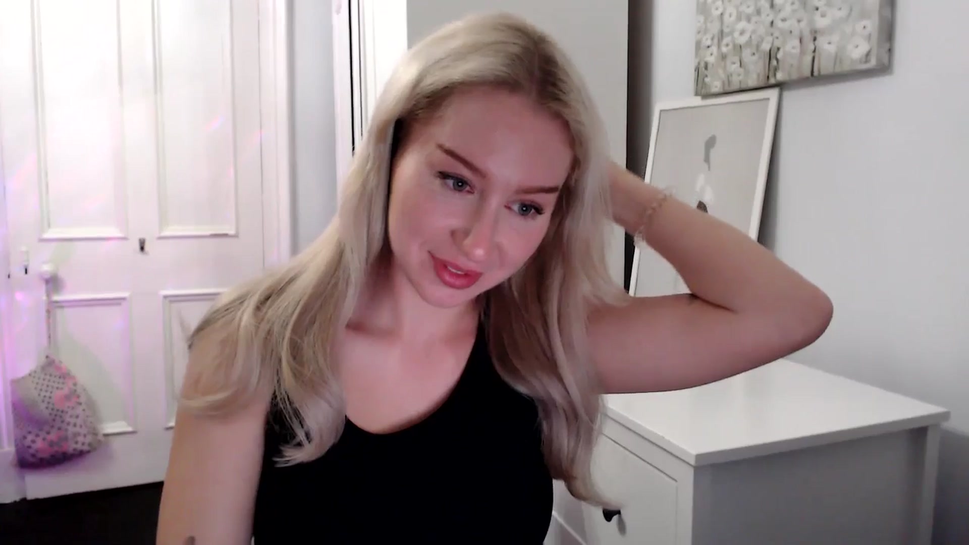 Gallery image thumbnail from British_Cutie's myfreecams stream on, 05/10/2025, 22:38 image 5 of 20