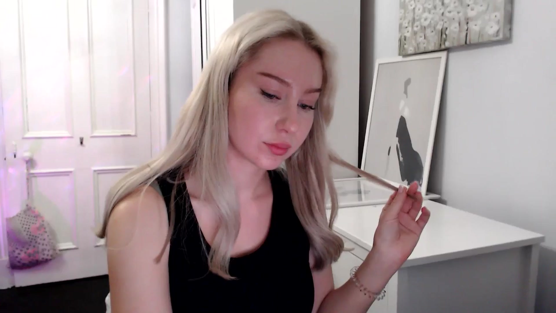Gallery image thumbnail from British_Cutie's myfreecams stream on, 05/10/2025, 22:38 image 9 of 20