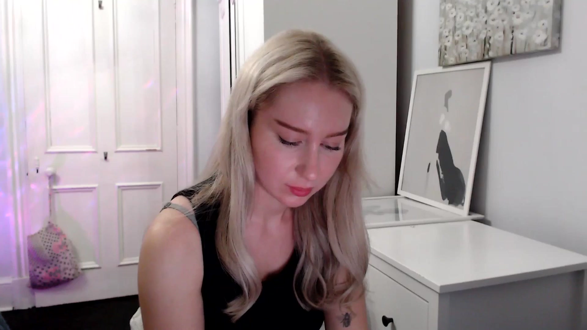 Gallery image thumbnail from British_Cutie's myfreecams stream on, 05/10/2025, 22:38 image 16 of 20