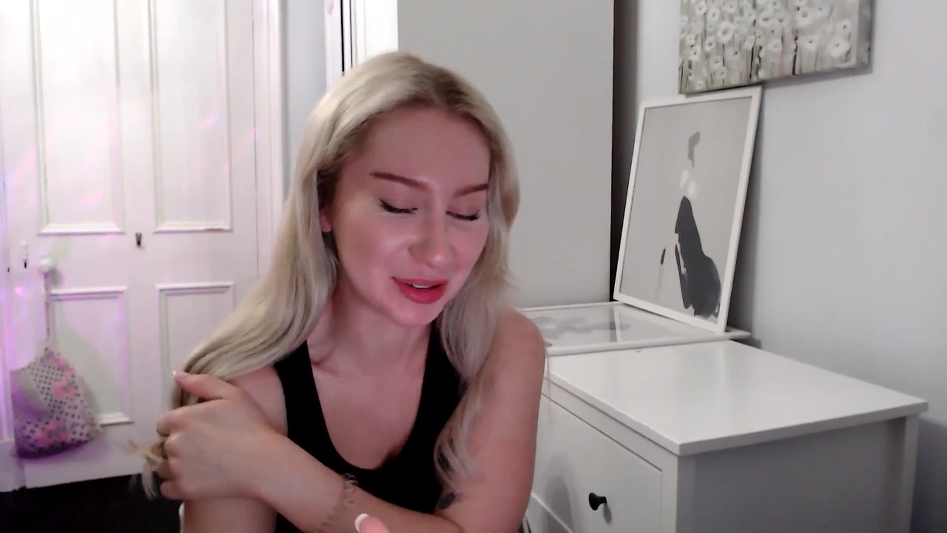 Gallery image thumbnail from British_Cutie's myfreecams stream on, 05/10/2025, 22:38 image 10 of 20