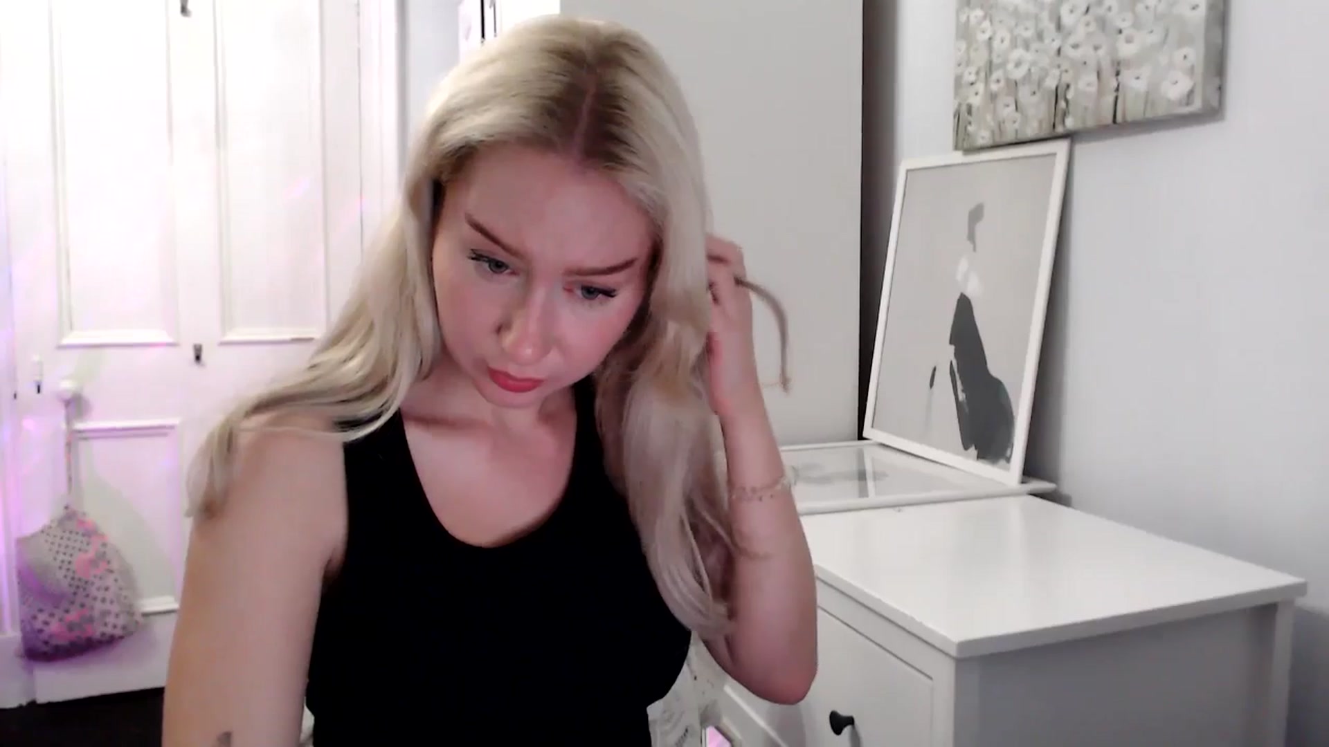 Gallery image thumbnail from British_Cutie's myfreecams stream on, 05/10/2025, 22:38 image 11 of 20