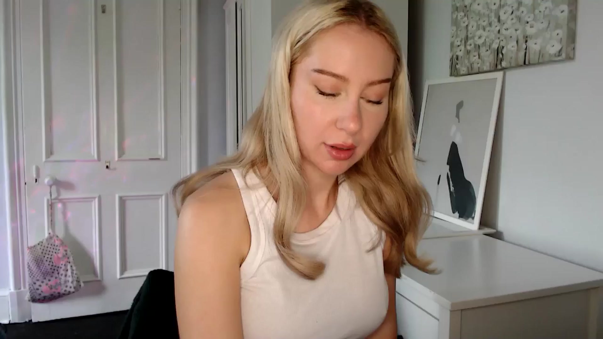 Gallery image thumbnail from British_Cutie's myfreecams stream on, 05/11/2025, 14:22 image 1 of 20