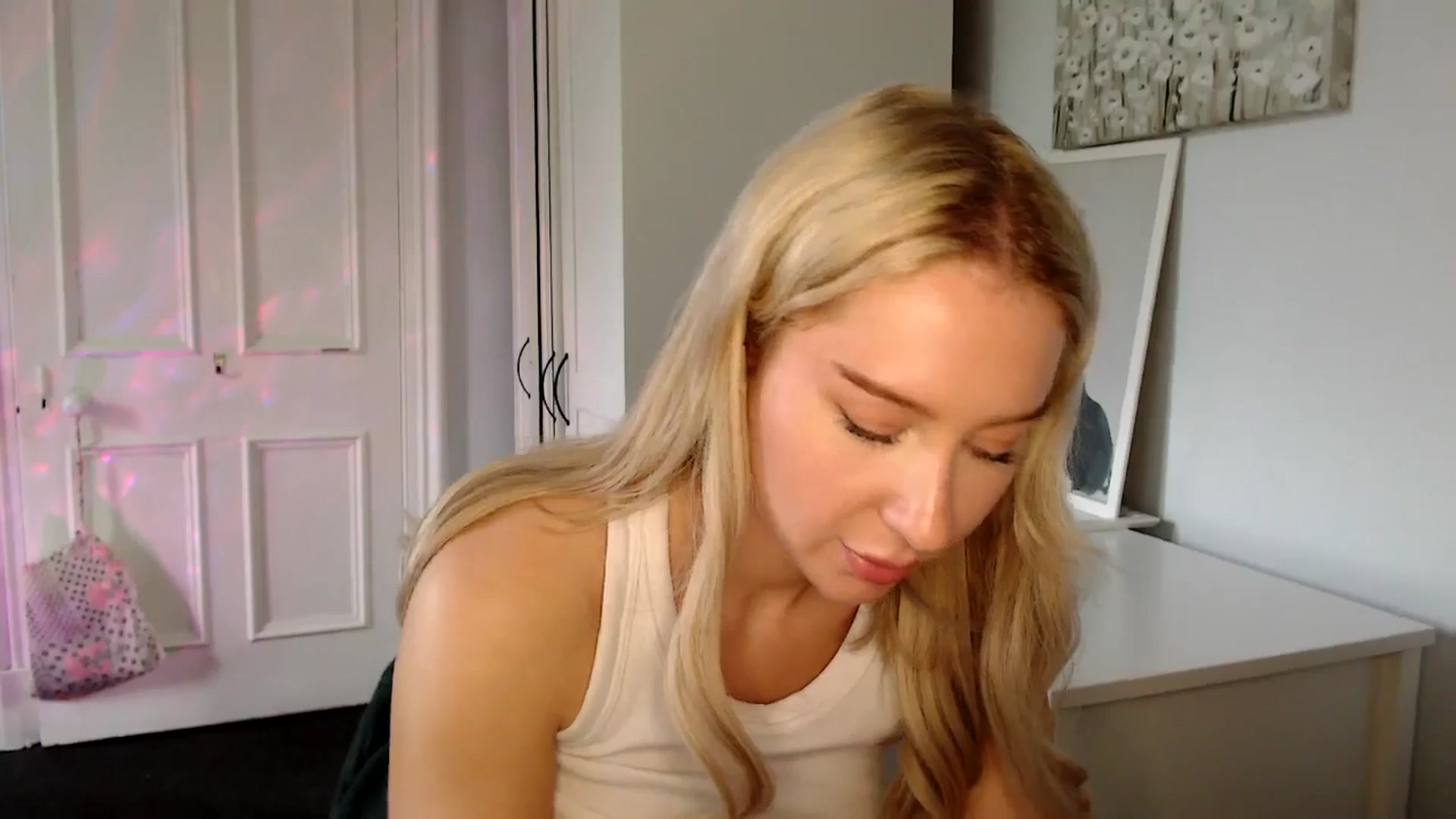 Gallery image thumbnail from British_Cutie's myfreecams stream on, 05/11/2025, 15:32 image 10 of 20