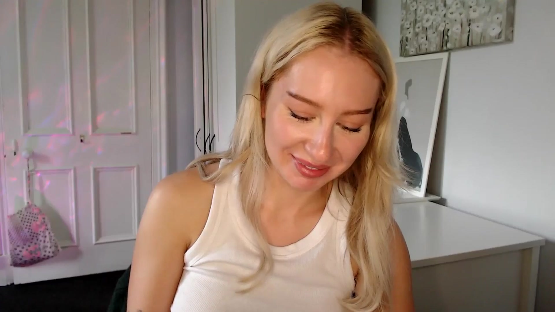 Gallery image thumbnail from British_Cutie's myfreecams stream on, 05/11/2025, 15:32 image 13 of 20