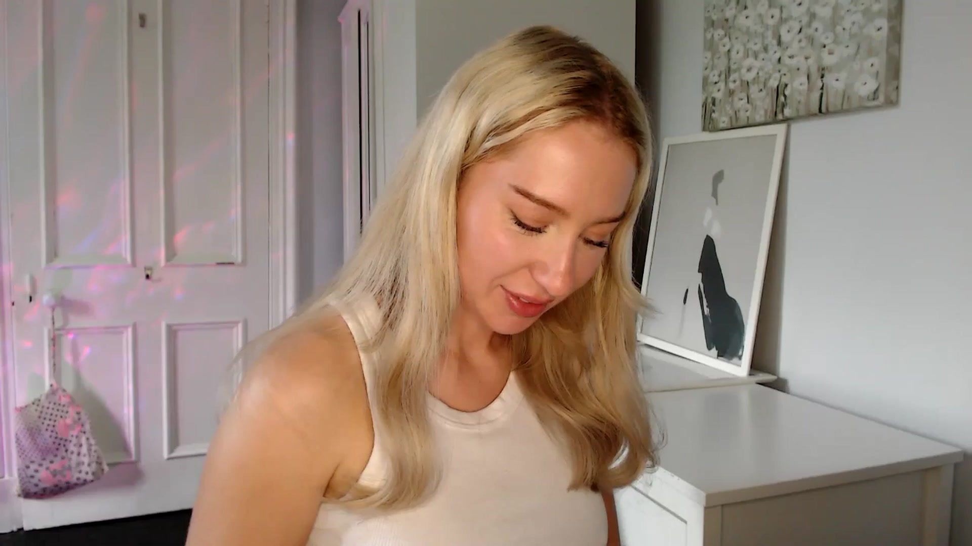 Gallery image thumbnail from British_Cutie's myfreecams stream on, 05/11/2025, 15:32 image 6 of 20