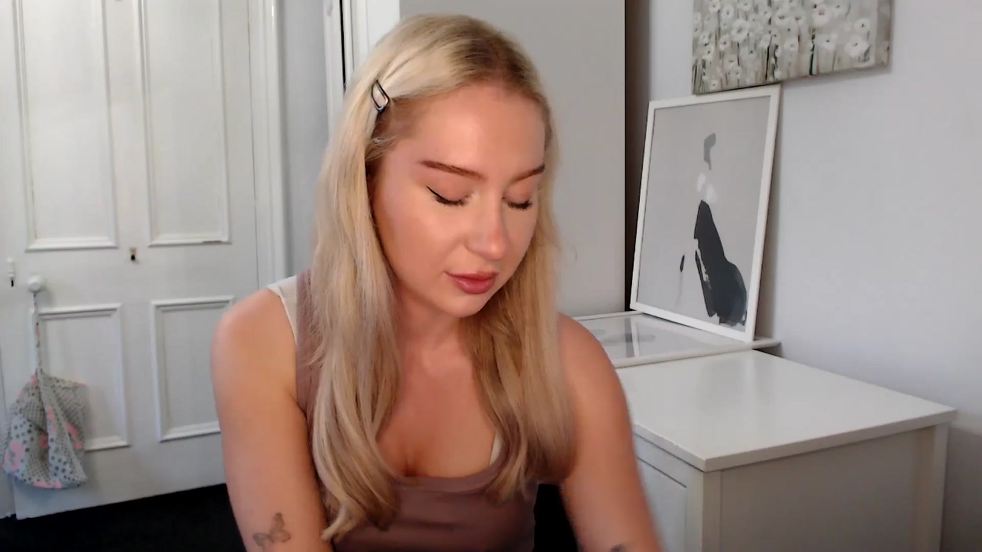 Gallery image thumbnail from British_Cutie's myfreecams stream on, 05/12/2025, 20:08 image 7 of 20