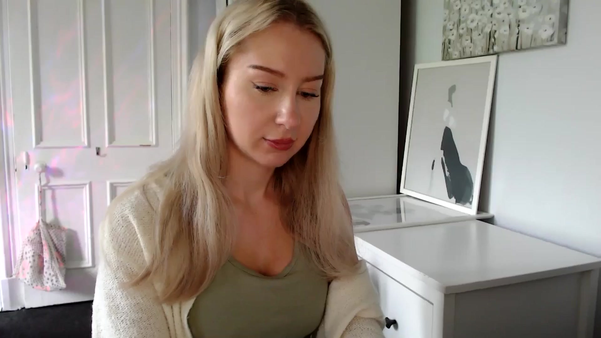 Gallery image thumbnail from British_Cutie's myfreecams stream on, 05/13/2025, 14:29 image 8 of 20