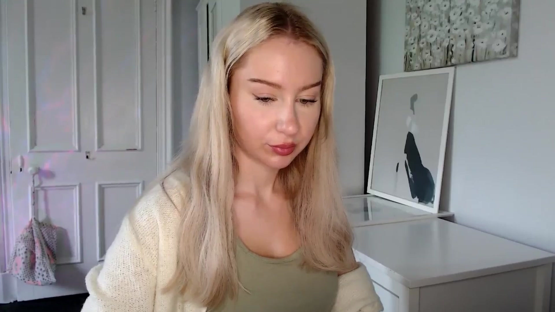 Gallery image thumbnail from British_Cutie's myfreecams stream on, 05/13/2025, 14:29 image 10 of 20