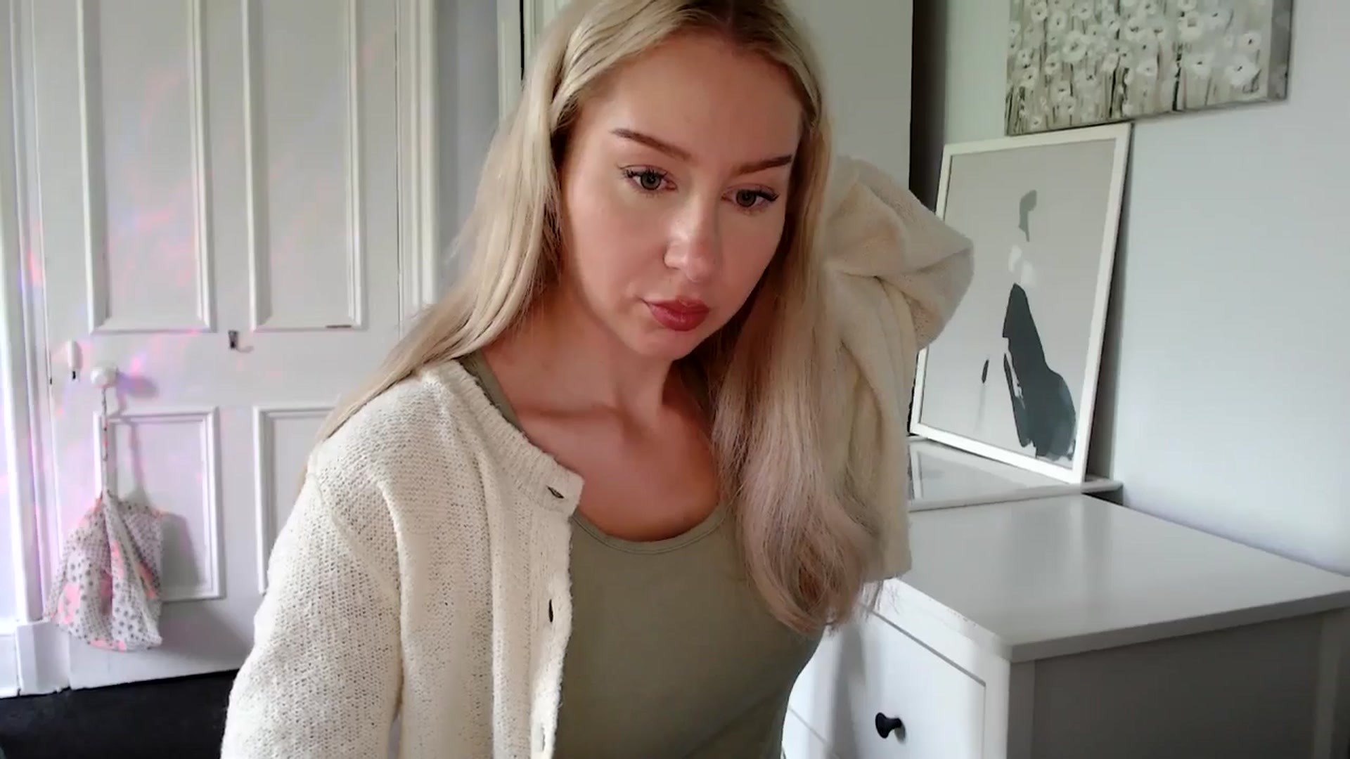 Gallery image thumbnail from British_Cutie's myfreecams stream on, 05/13/2025, 14:29 image 3 of 20