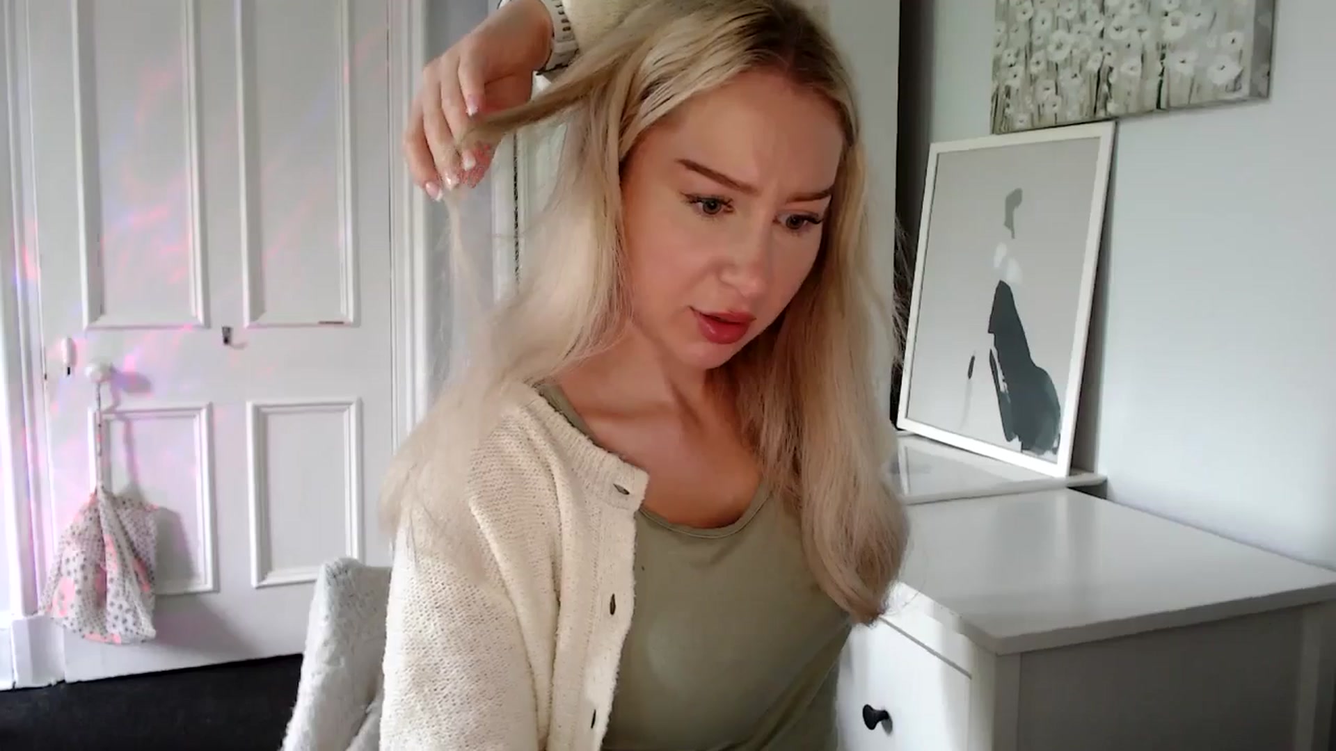 Gallery image thumbnail from British_Cutie's myfreecams stream on, 05/13/2025, 14:29 image 5 of 20