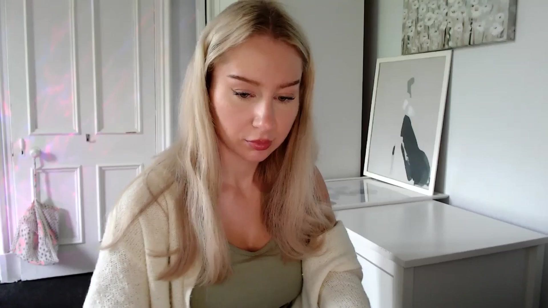 Gallery image thumbnail from British_Cutie's myfreecams stream on, 05/13/2025, 14:29 image 9 of 20