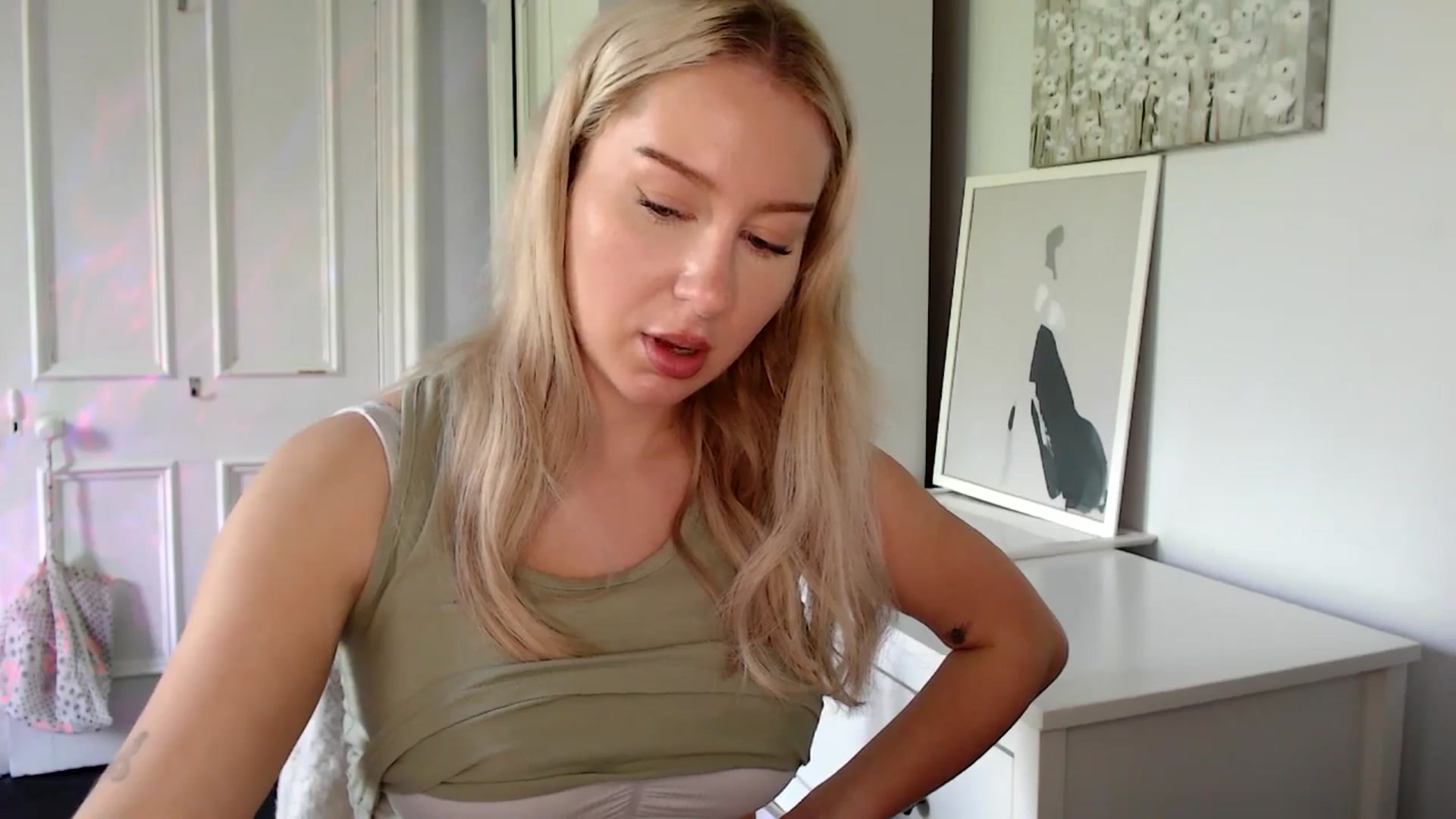 Gallery image thumbnail from British_Cutie's myfreecams stream on, 05/13/2025, 15:05 image 11 of 20