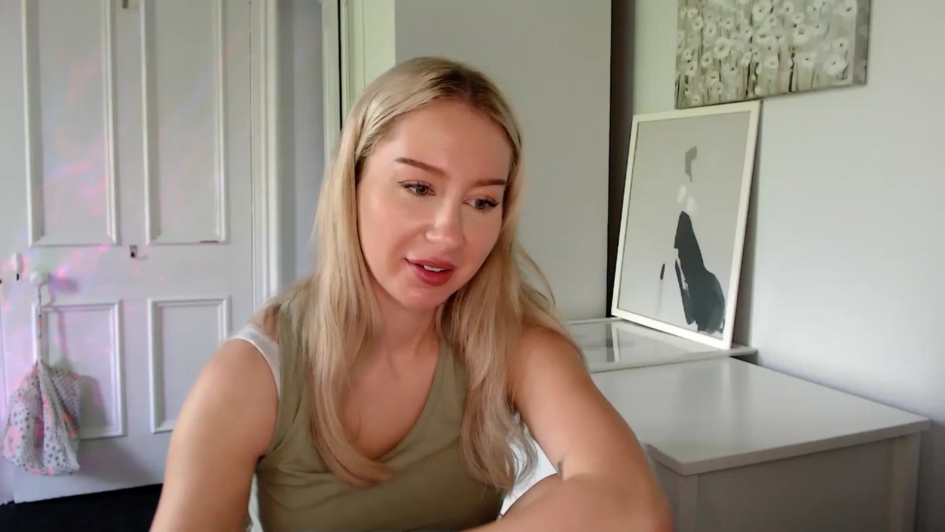 Gallery image thumbnail from British_Cutie's myfreecams stream on, 05/13/2025, 15:05 image 6 of 20