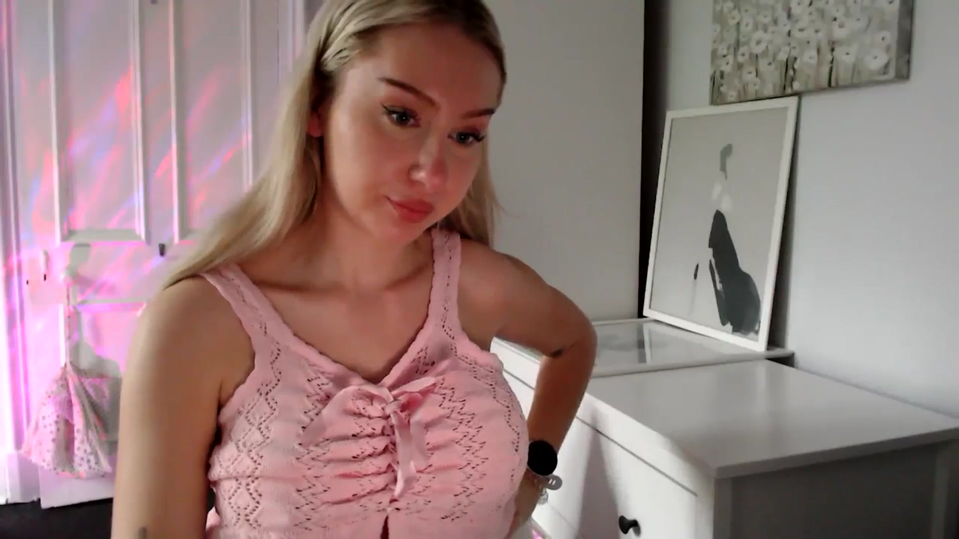 Gallery image thumbnail from British_Cutie's myfreecams stream on, 05/13/2025, 18:28 image 4 of 20