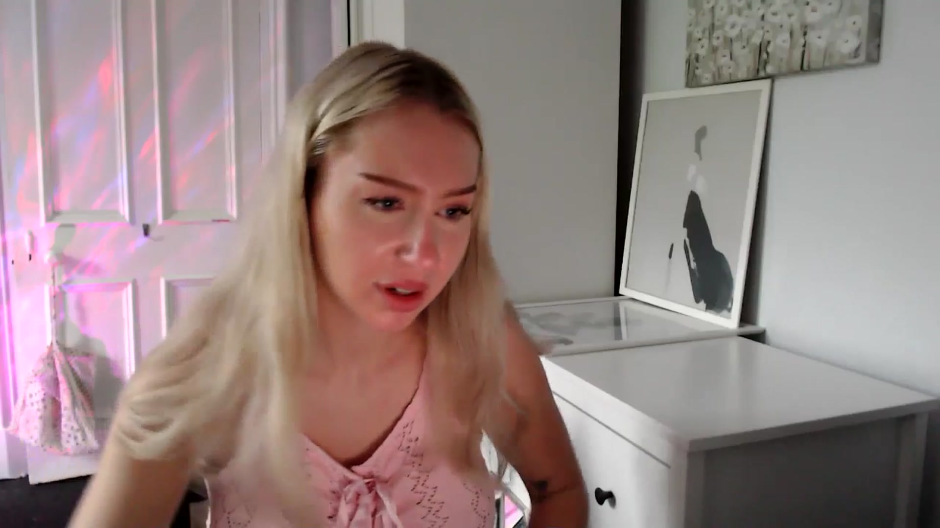 Gallery image thumbnail from British_Cutie's myfreecams stream on, 05/13/2025, 18:28 image 7 of 20