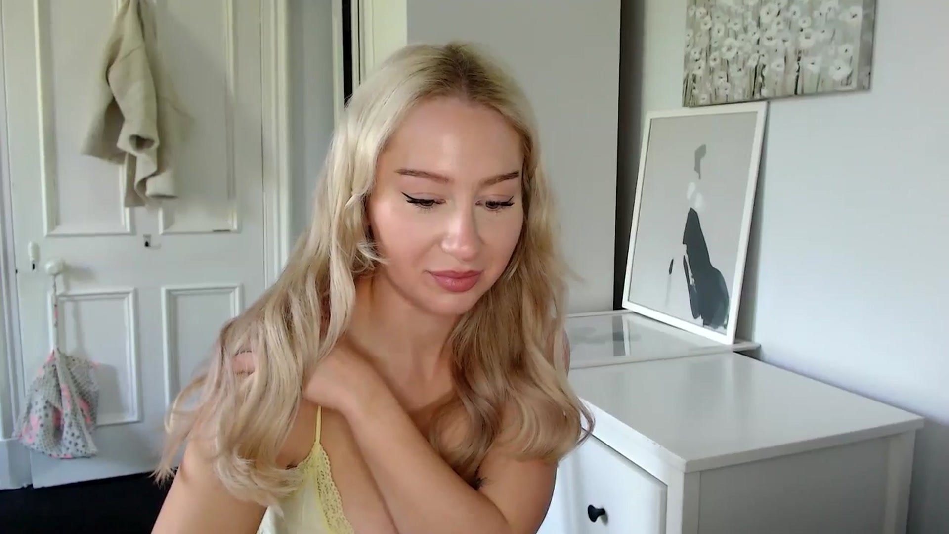 Gallery image thumbnail from British_Cutie's myfreecams stream on, 05/15/2025, 11:16 image 14 of 20