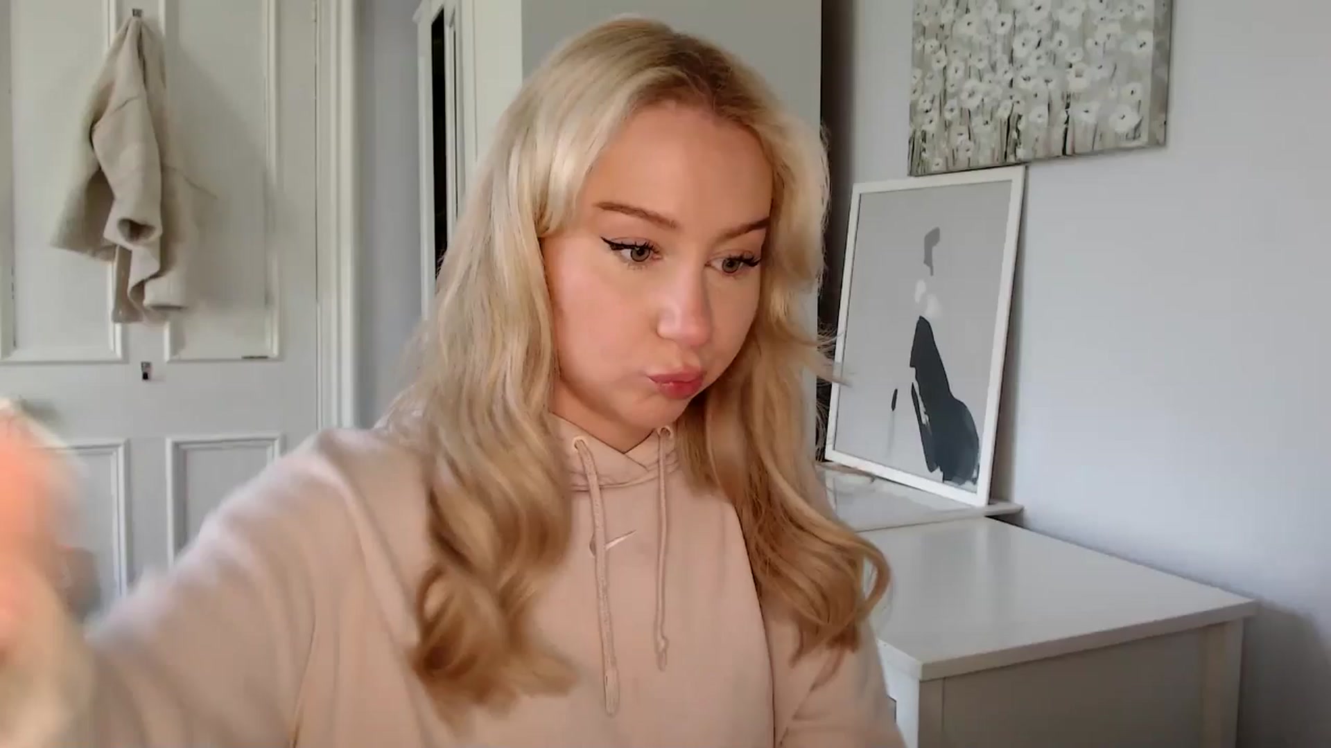 Gallery image thumbnail from British_Cutie's myfreecams stream on, 05/15/2025, 11:16 image 1 of 20
