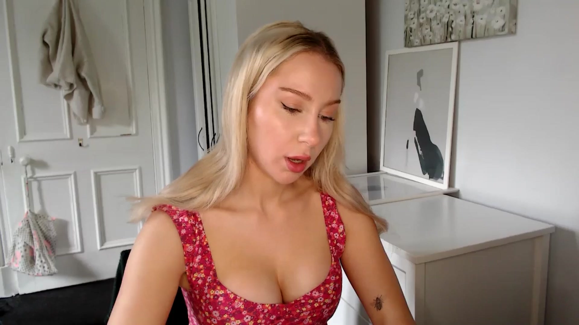 Gallery image thumbnail from British_Cutie's myfreecams stream on, 05/19/2025, 08:36 image 14 of 20