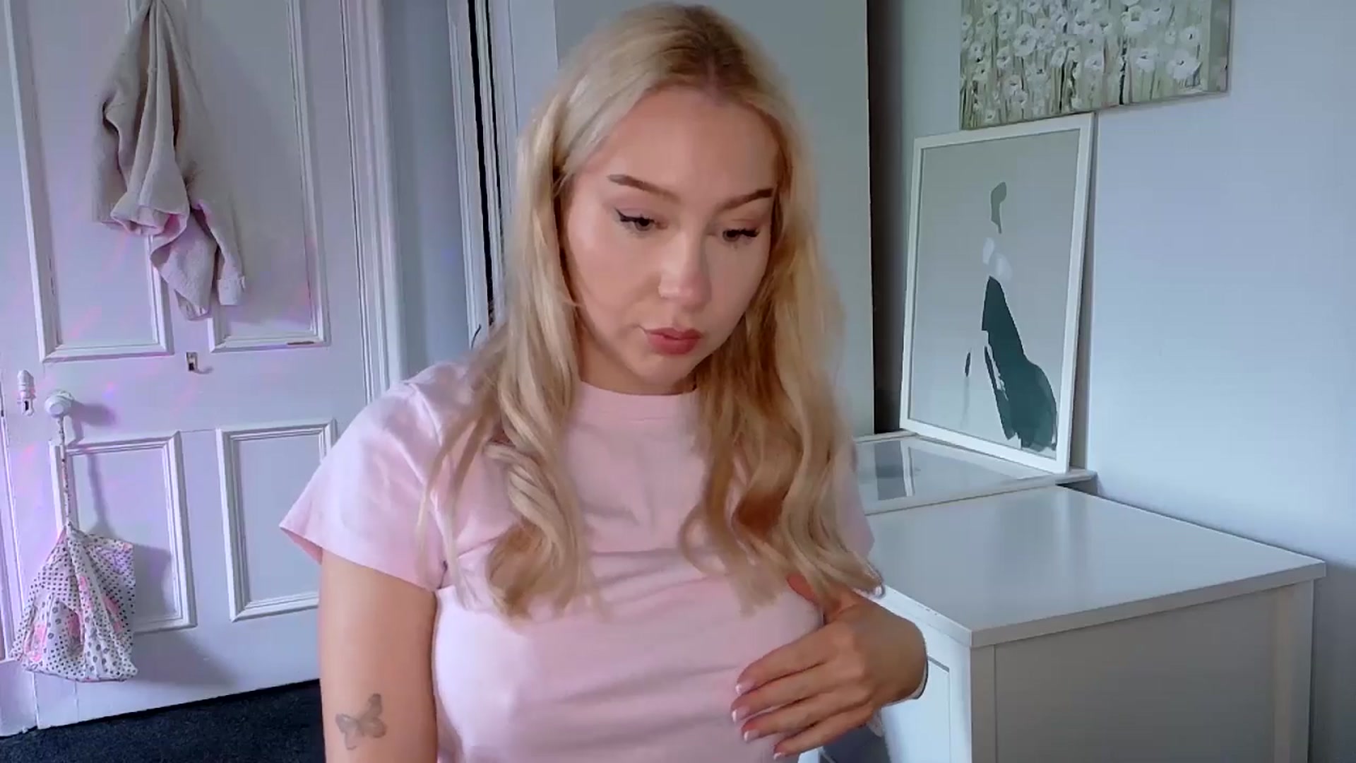 Gallery image thumbnail from British_Cutie's myfreecams stream on, 05/20/2025, 15:16 image 14 of 20