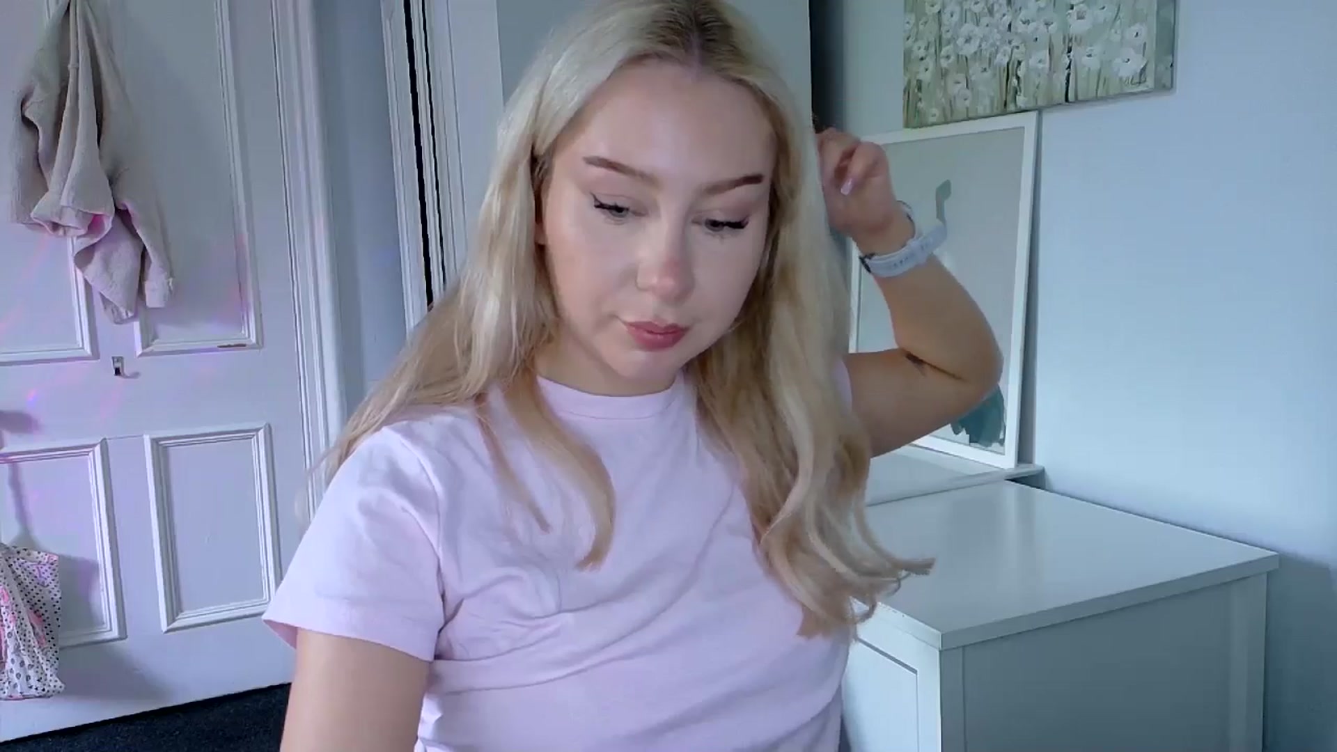 Gallery image thumbnail from British_Cutie's myfreecams stream on, 05/20/2025, 15:16 image 11 of 20
