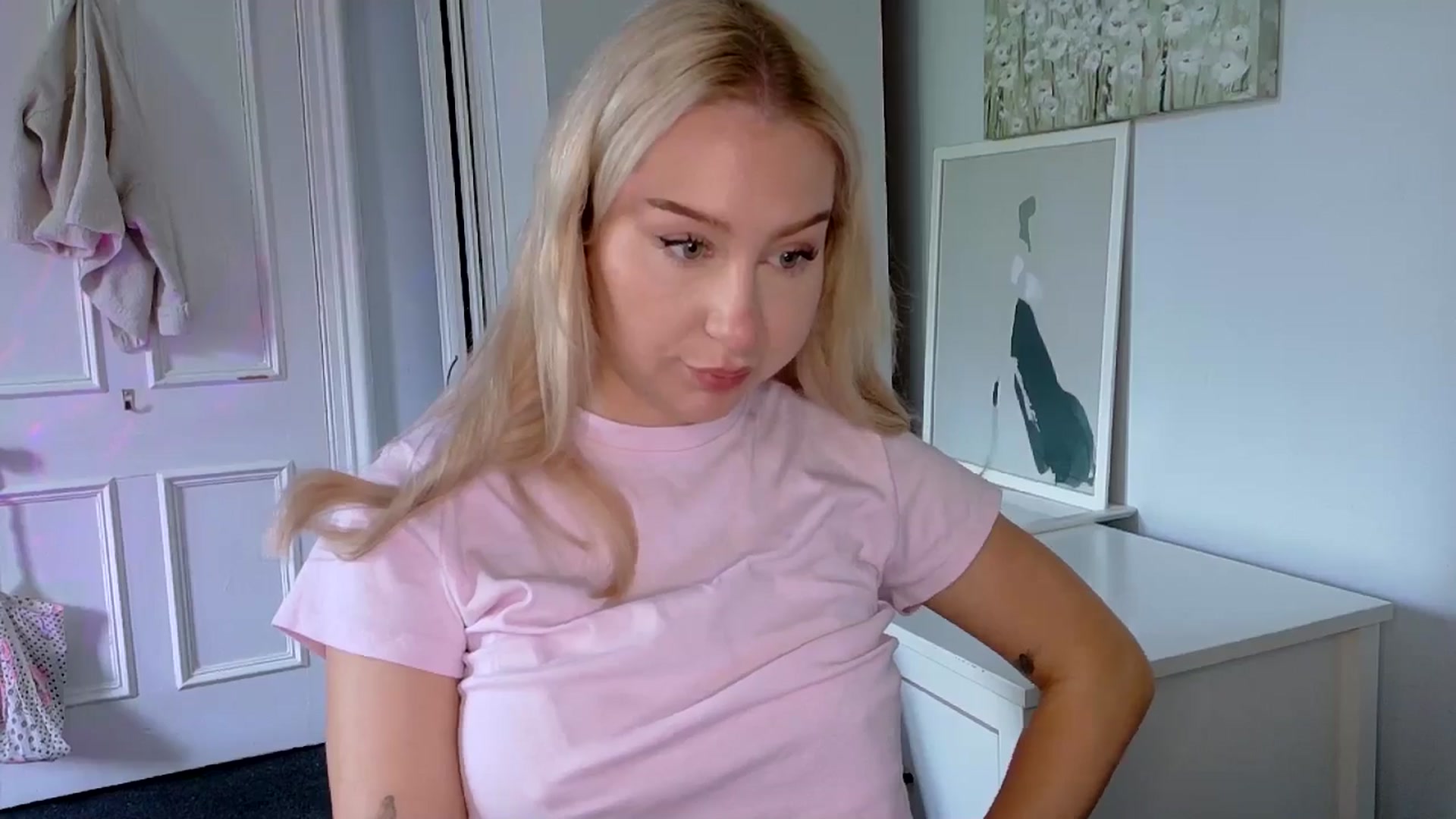 Gallery image thumbnail from British_Cutie's myfreecams stream on, 05/20/2025, 15:16 image 12 of 20