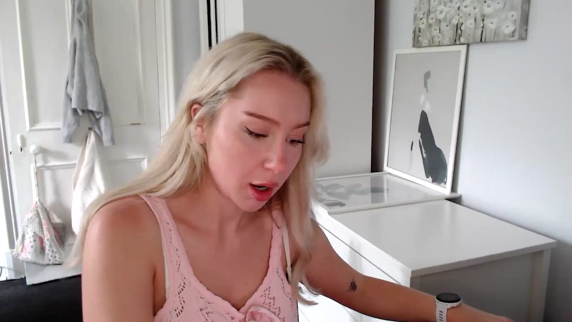 Gallery image thumbnail from British_Cutie's myfreecams stream on, 05/27/2025, 08:37 image 15 of 20
