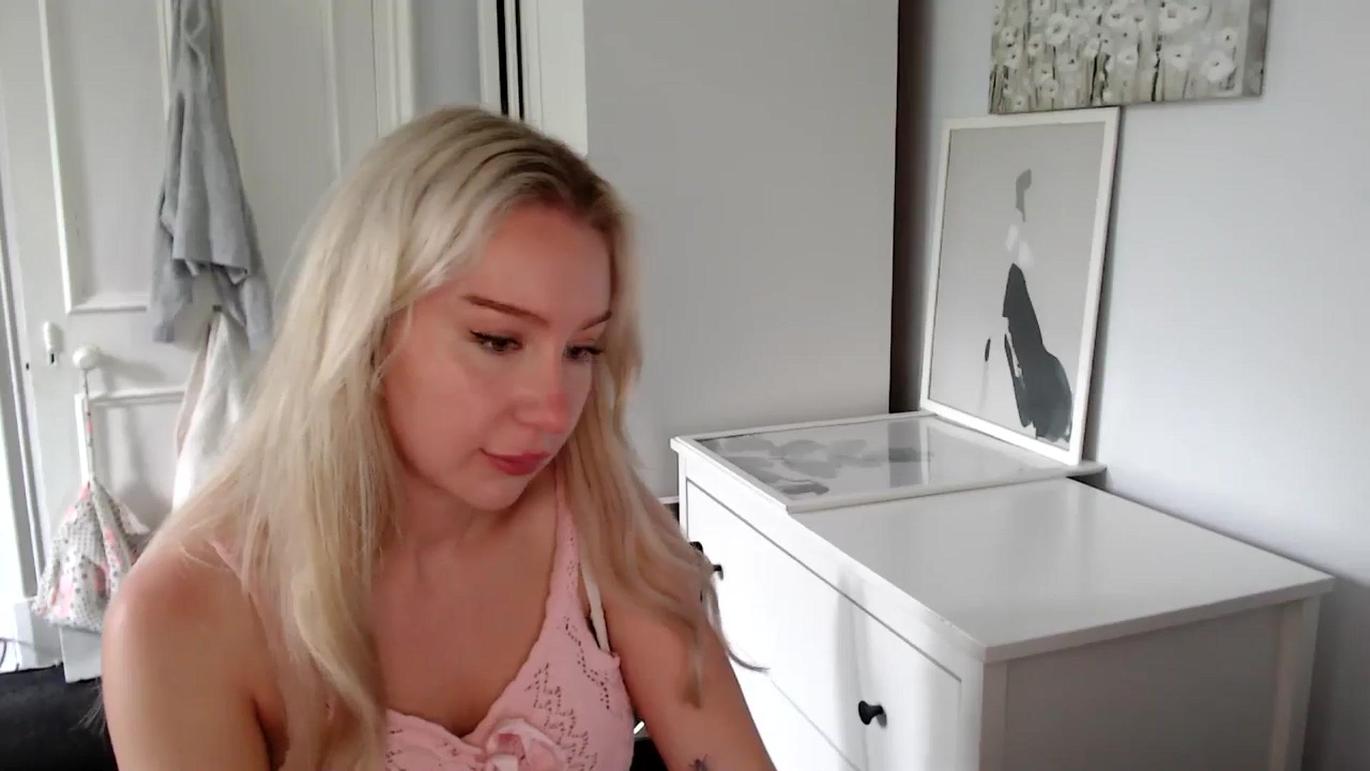 Gallery image thumbnail from British_Cutie's myfreecams stream on, 05/27/2025, 08:37 image 13 of 20