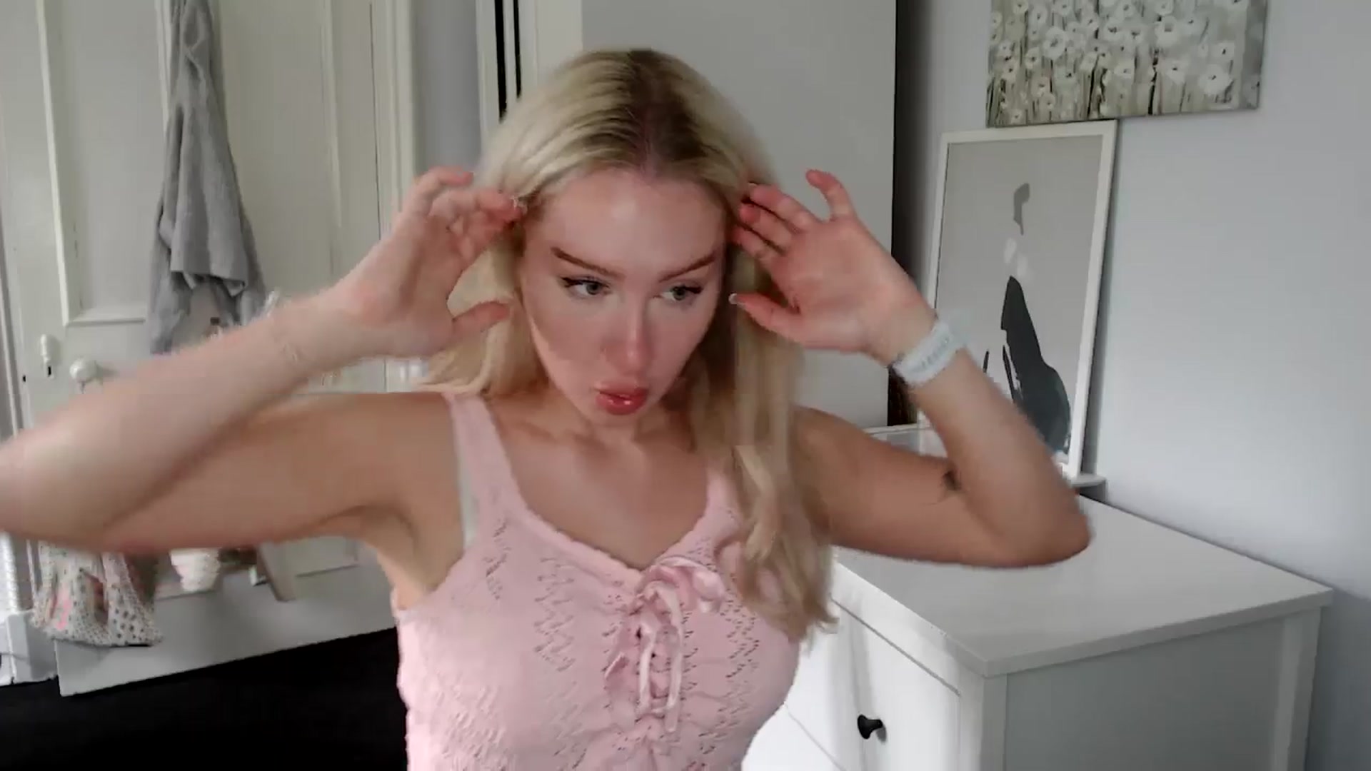 Gallery image thumbnail from British_Cutie's myfreecams stream on, 05/27/2025, 08:37 image 20 of 20
