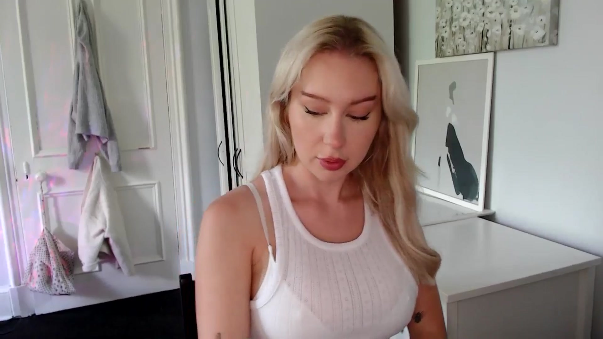 Gallery image thumbnail from British_Cutie's myfreecams stream on, 05/27/2025, 14:40 image 2 of 20