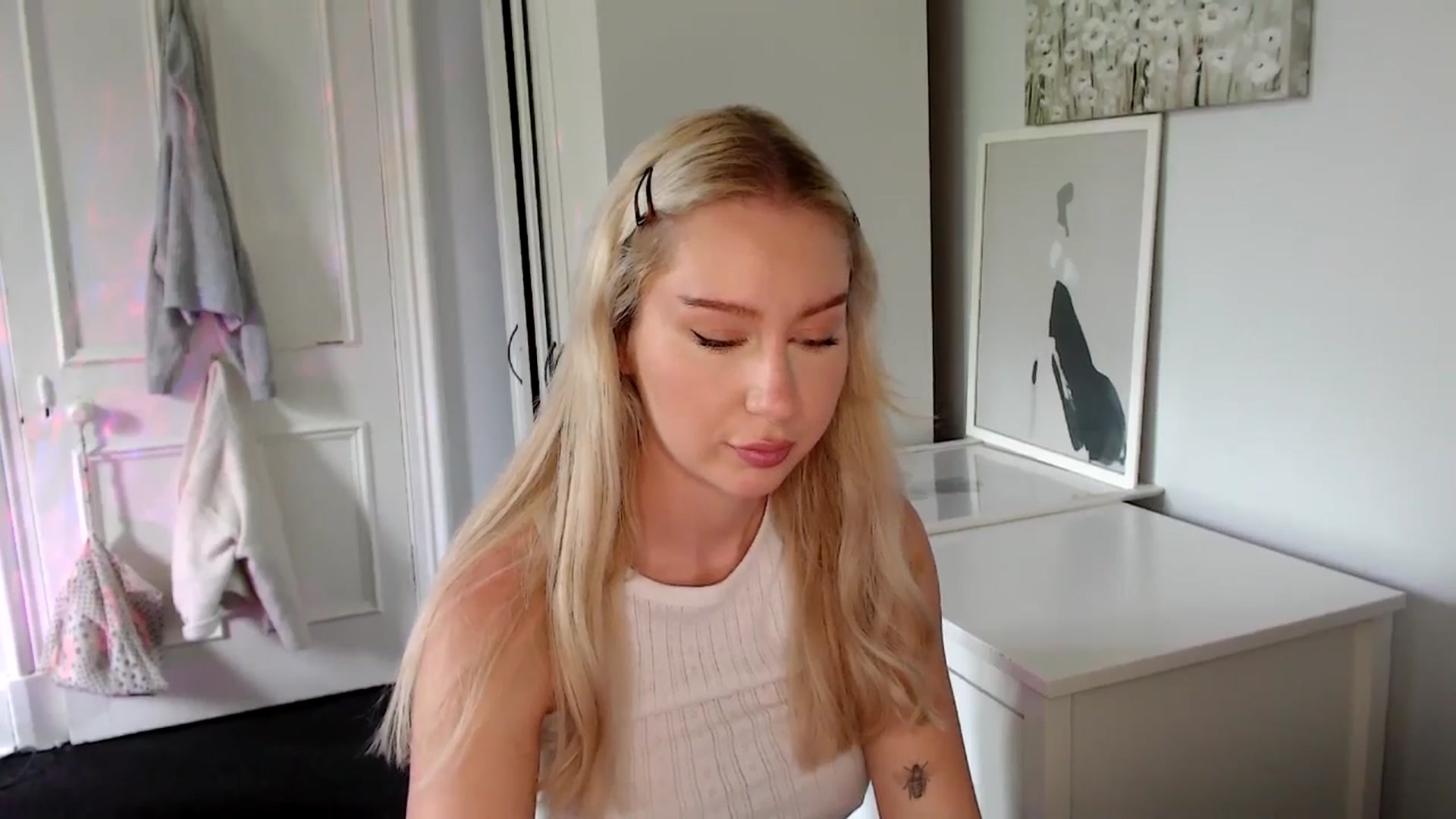 Gallery image thumbnail from British_Cutie's myfreecams stream on, 05/27/2025, 14:40 image 19 of 20