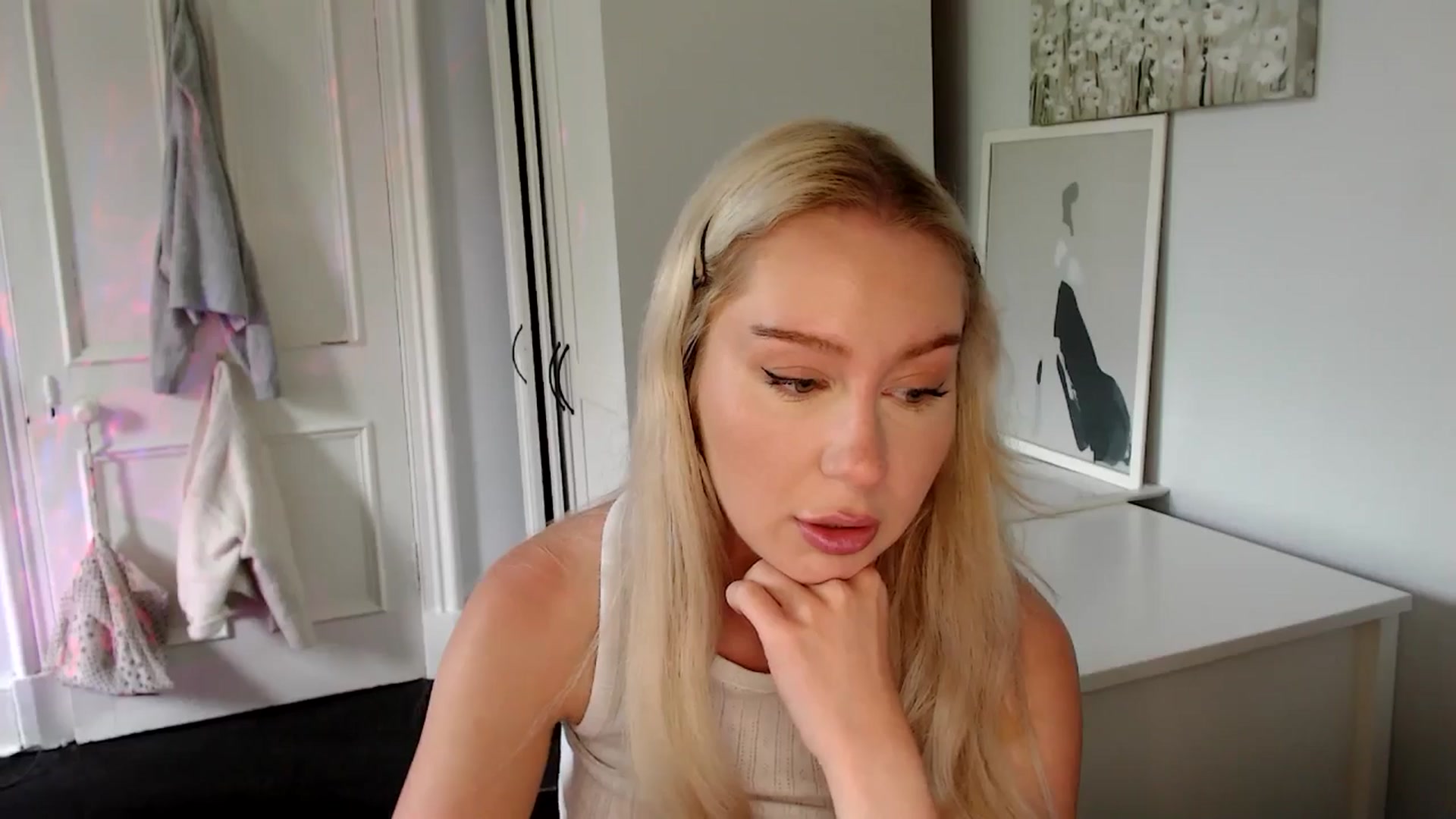 Gallery image thumbnail from British_Cutie's myfreecams stream on, 05/27/2025, 14:40 image 16 of 20