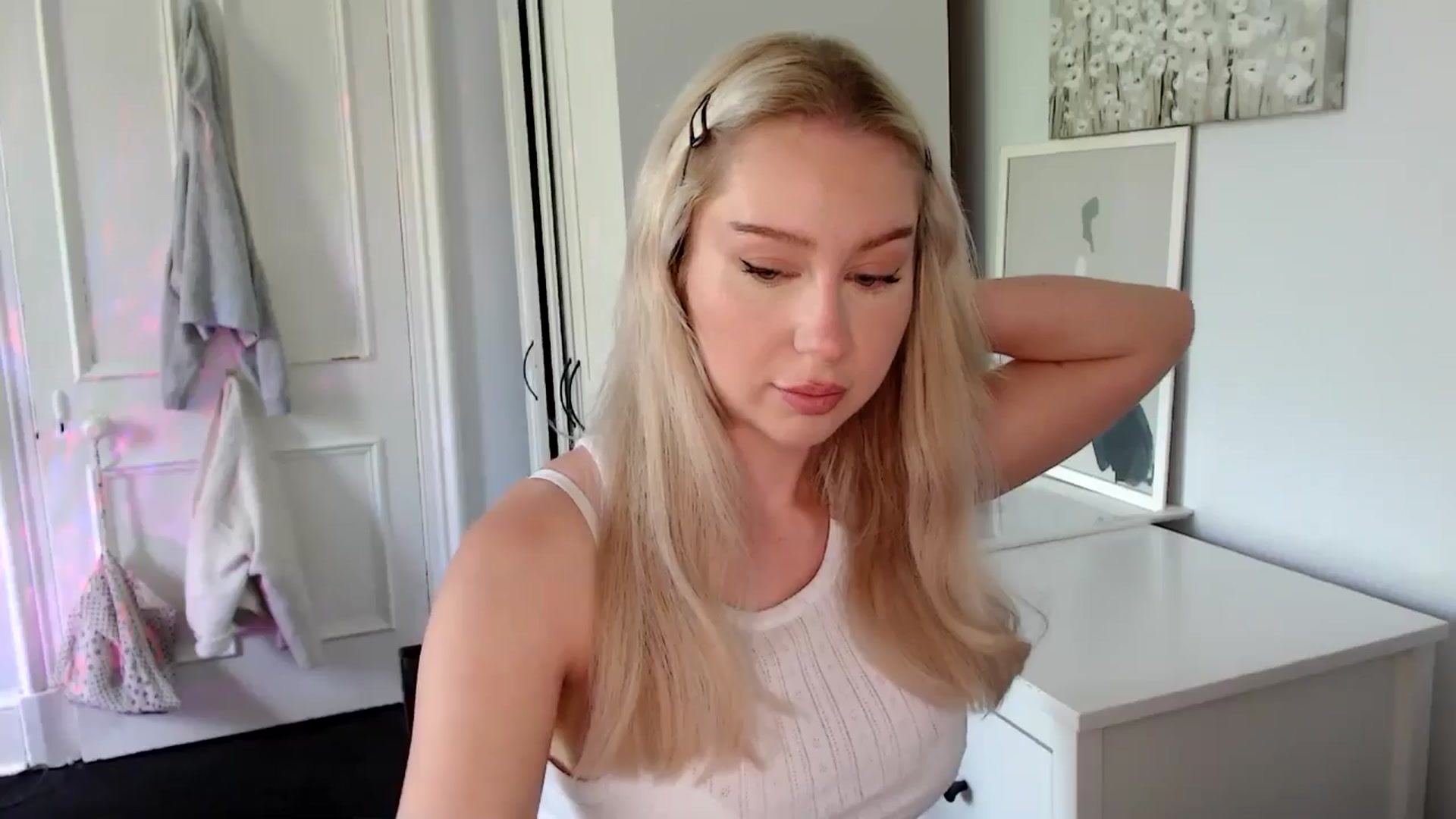 Gallery image thumbnail from British_Cutie's myfreecams stream on, 05/27/2025, 14:40 image 4 of 20