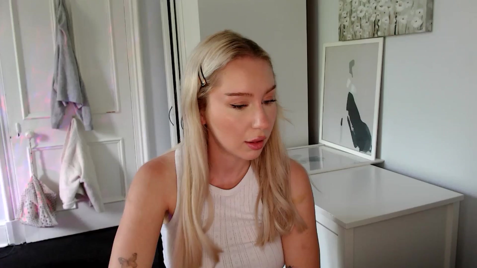 Gallery image thumbnail from British_Cutie's myfreecams stream on, 05/27/2025, 14:40 image 14 of 20