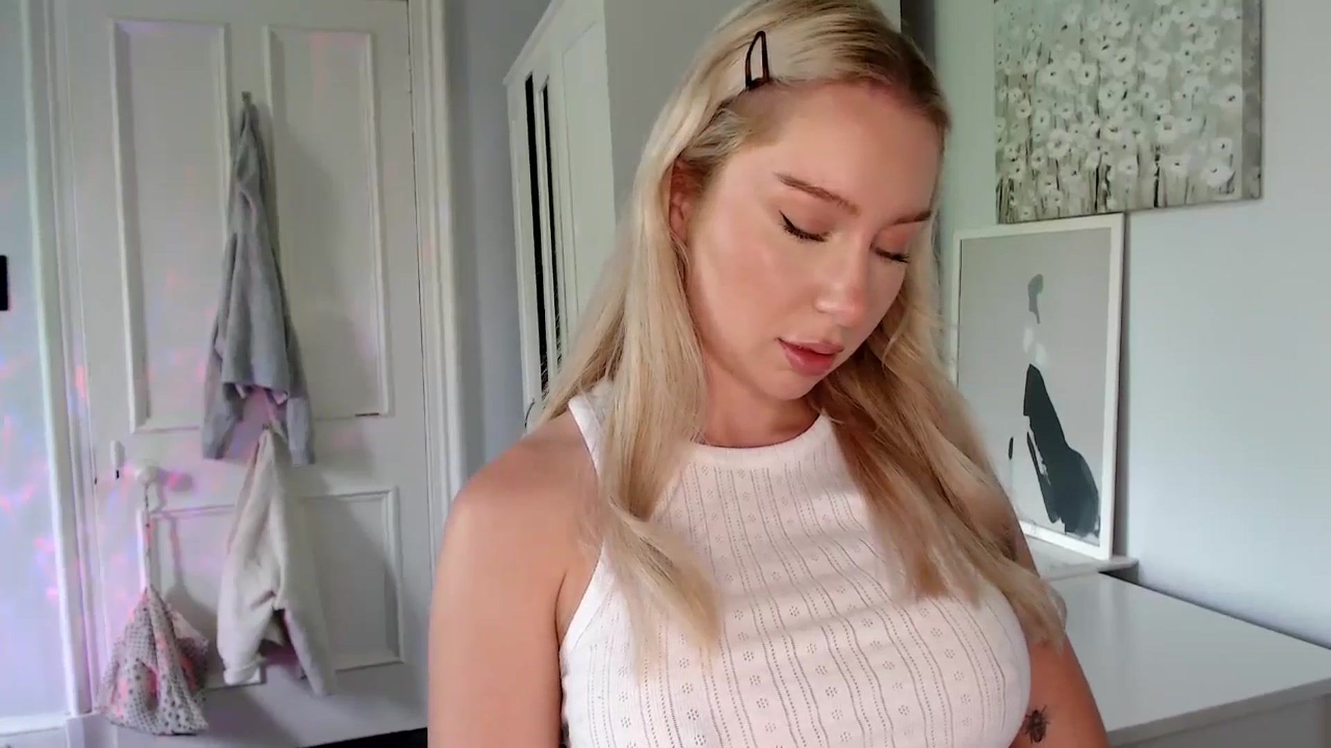 Gallery image thumbnail from British_Cutie's myfreecams stream on, 05/27/2025, 15:02 image 20 of 20
