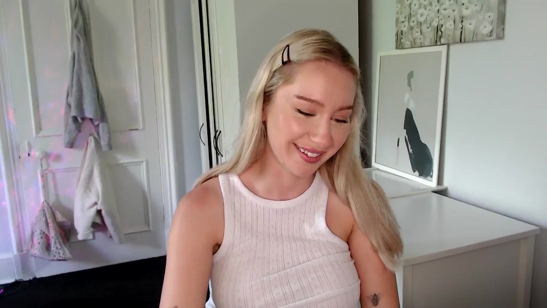 Gallery image thumbnail from British_Cutie's myfreecams stream on, 05/27/2025, 15:02 image 12 of 20