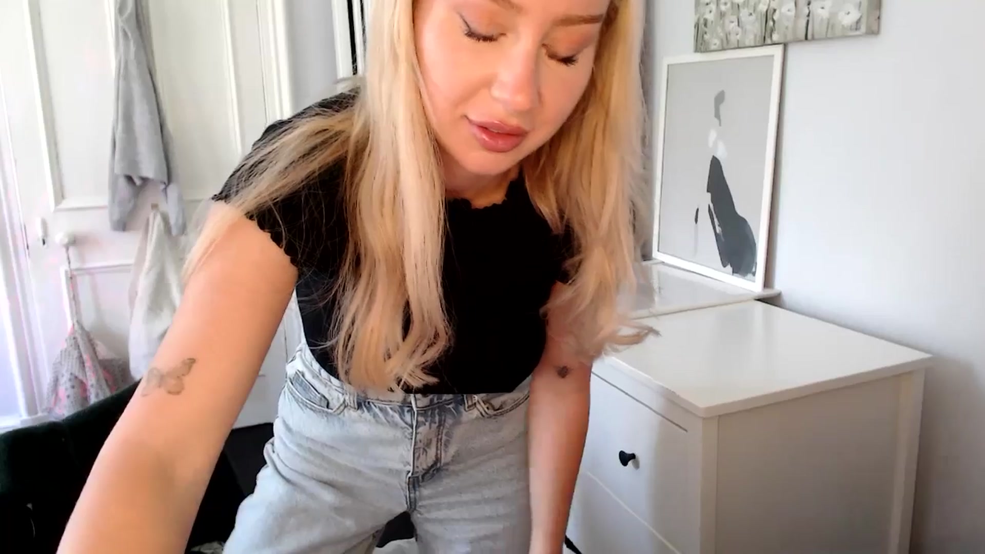 Gallery image thumbnail from British_Cutie's myfreecams stream on, 05/28/2025, 09:21 image 13 of 20