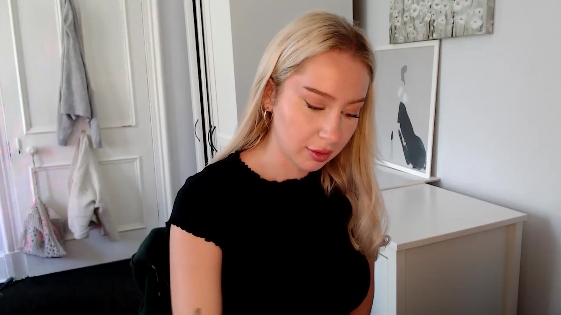 Gallery image thumbnail from British_Cutie's myfreecams stream on, 05/28/2025, 09:21 image 17 of 20