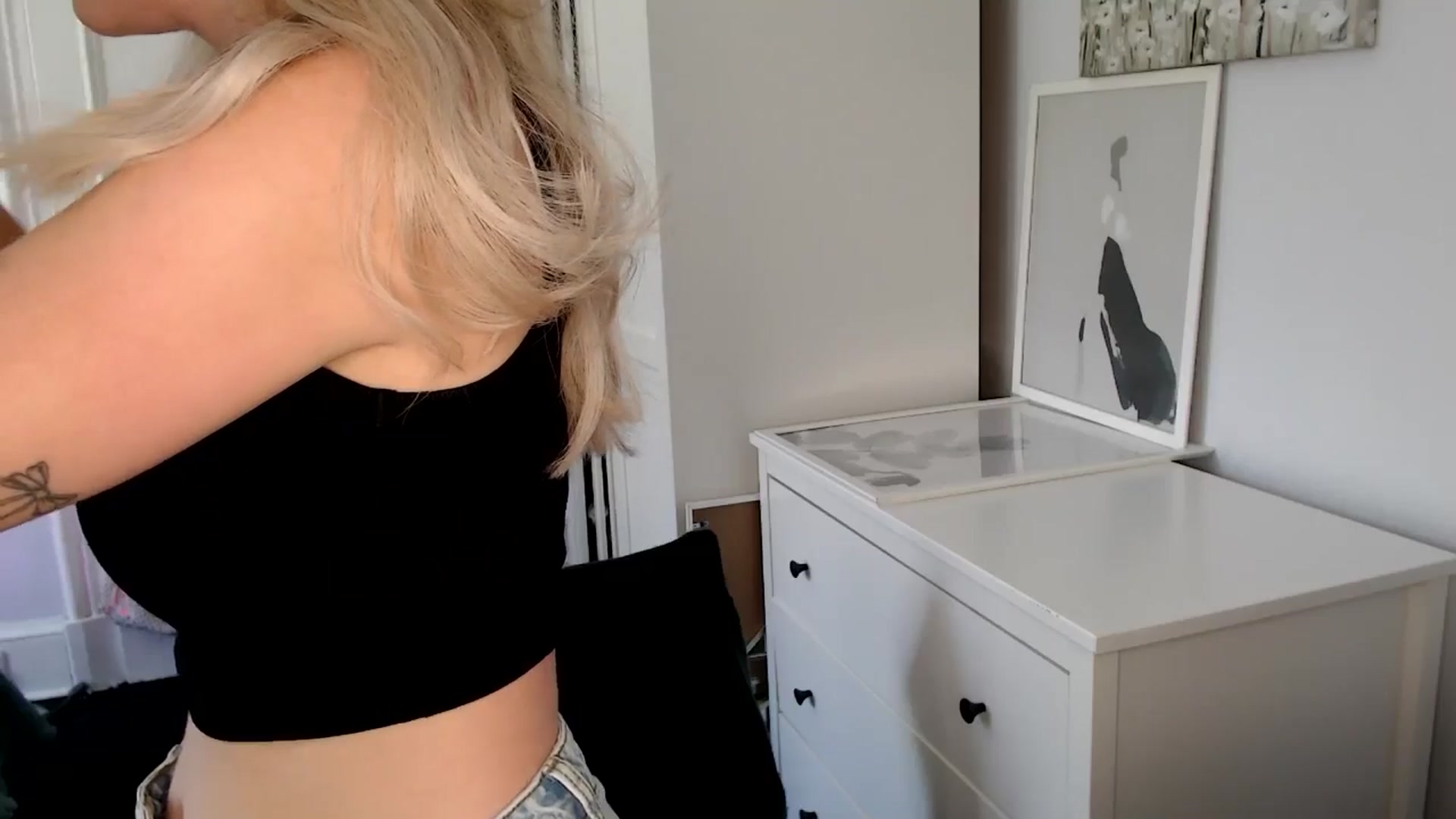 Gallery image thumbnail from British_Cutie's myfreecams stream on, 05/28/2025, 09:21 image 6 of 20