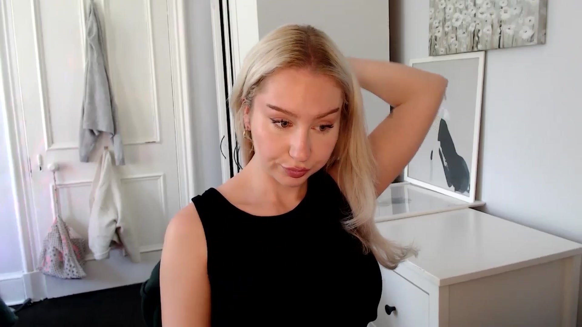 Gallery image thumbnail from British_Cutie's myfreecams stream on, 05/28/2025, 09:21 image 7 of 20