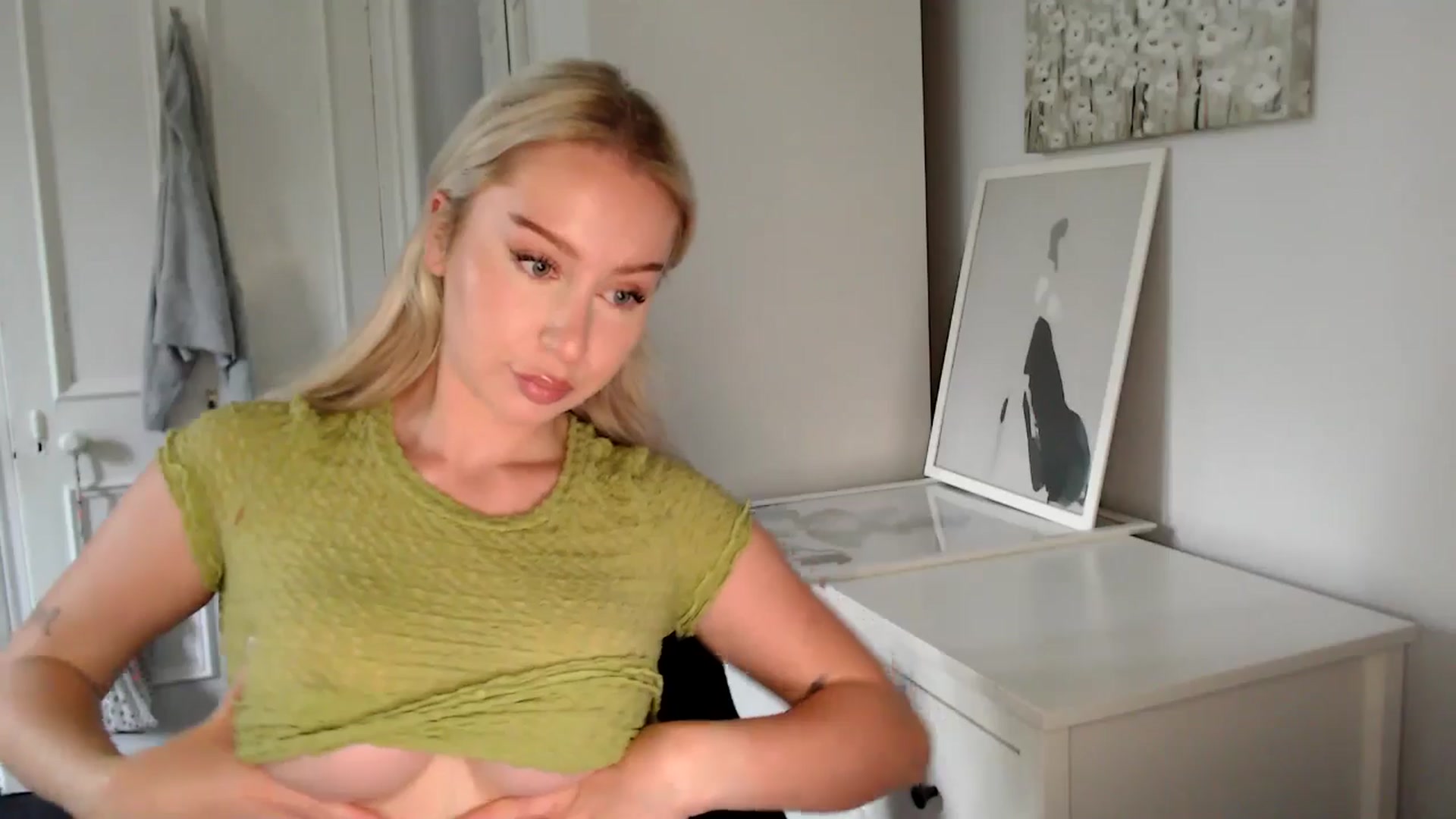 Gallery image thumbnail from British_Cutie's myfreecams stream on, 05/28/2025, 19:15 image 6 of 20