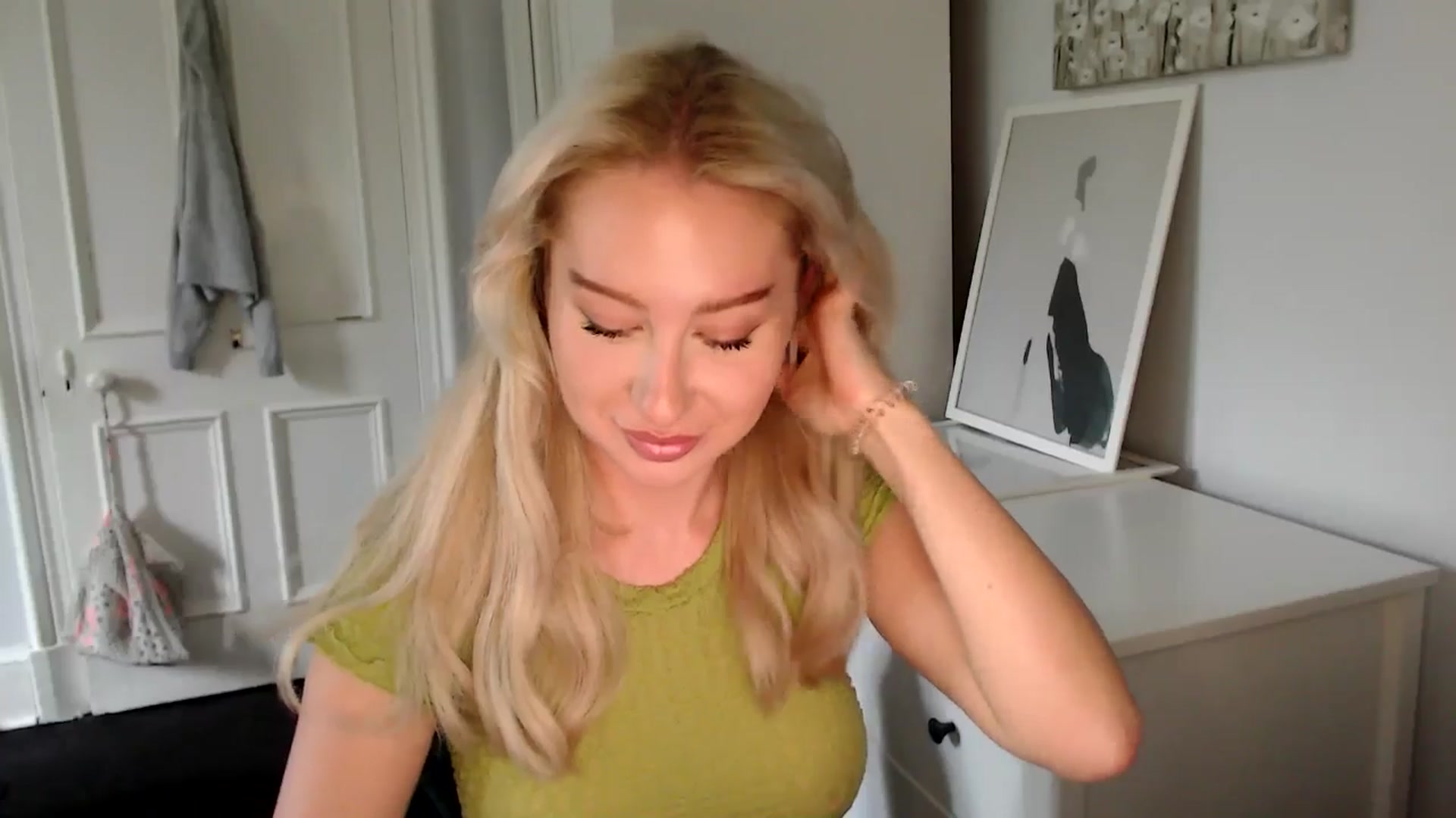 Gallery image thumbnail from British_Cutie's myfreecams stream on, 05/28/2025, 19:15 image 19 of 20