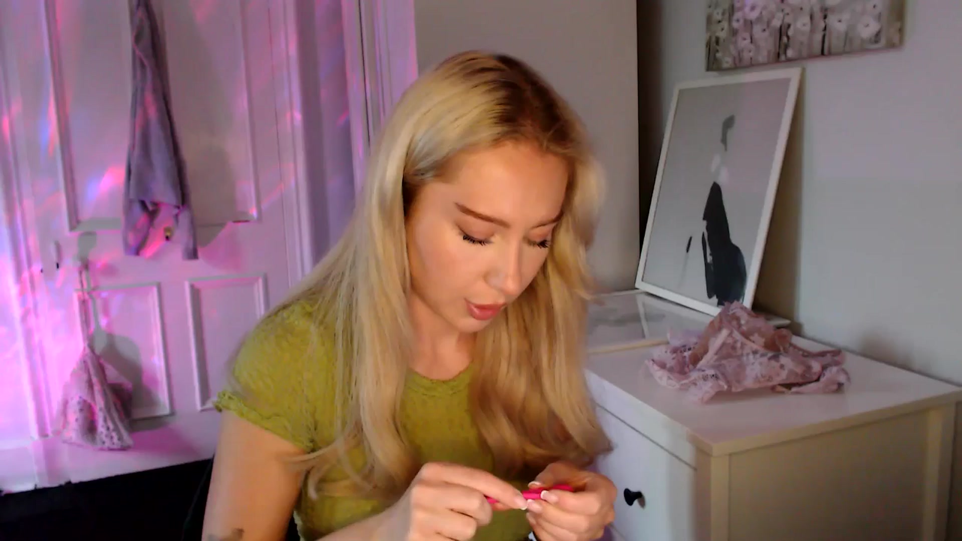 Gallery image thumbnail from British_Cutie's myfreecams stream on, 05/28/2025, 20:17 image 2 of 20