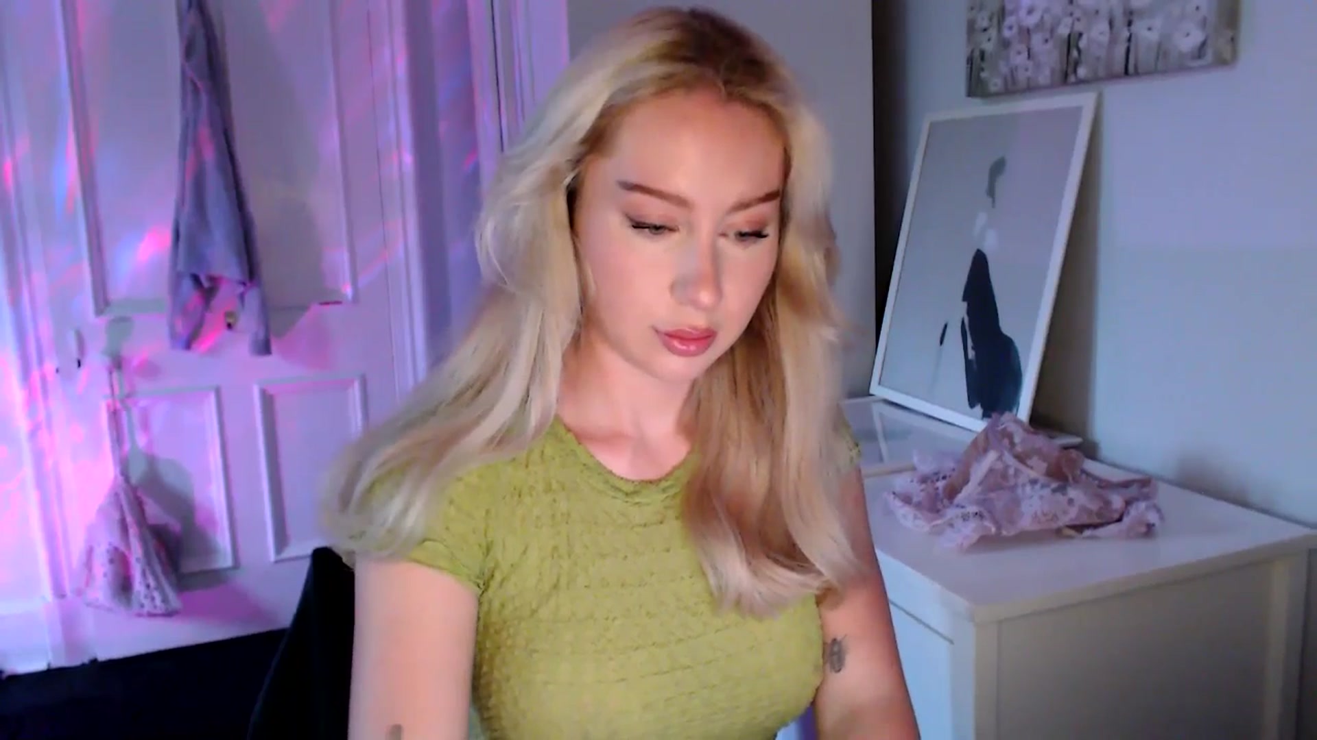 Gallery image thumbnail from British_Cutie's myfreecams stream on, 05/28/2025, 20:17 image 3 of 20