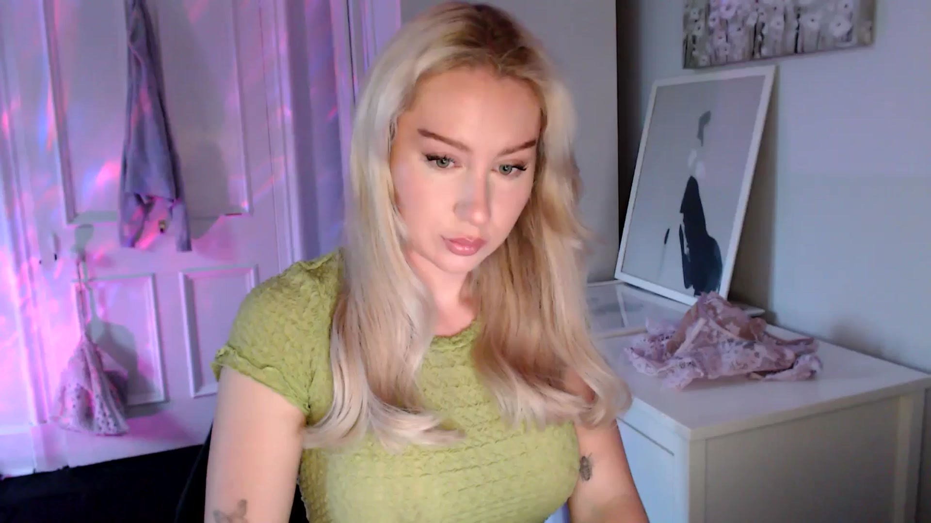 Gallery image thumbnail from British_Cutie's myfreecams stream on, 05/28/2025, 20:17 image 1 of 20