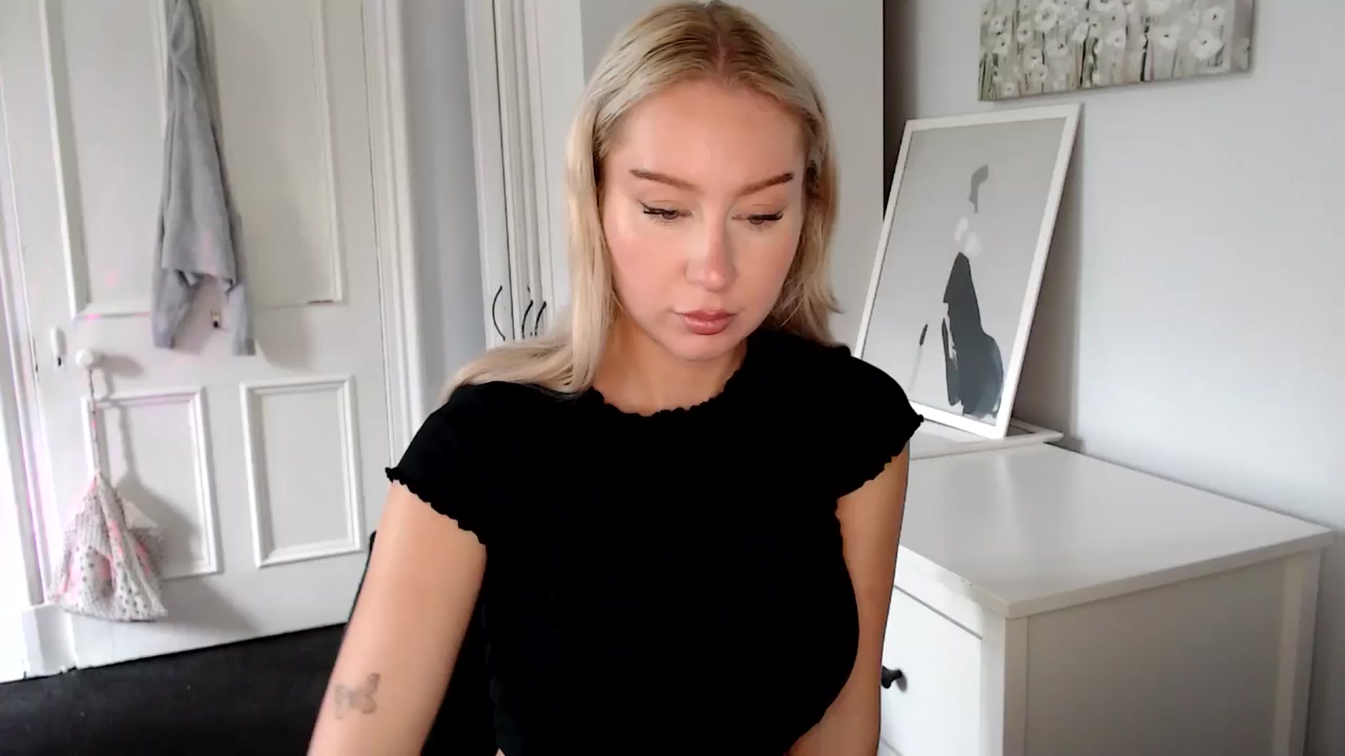 Gallery image thumbnail from British_Cutie's myfreecams stream on, 05/29/2025, 14:48 image 11 of 20
